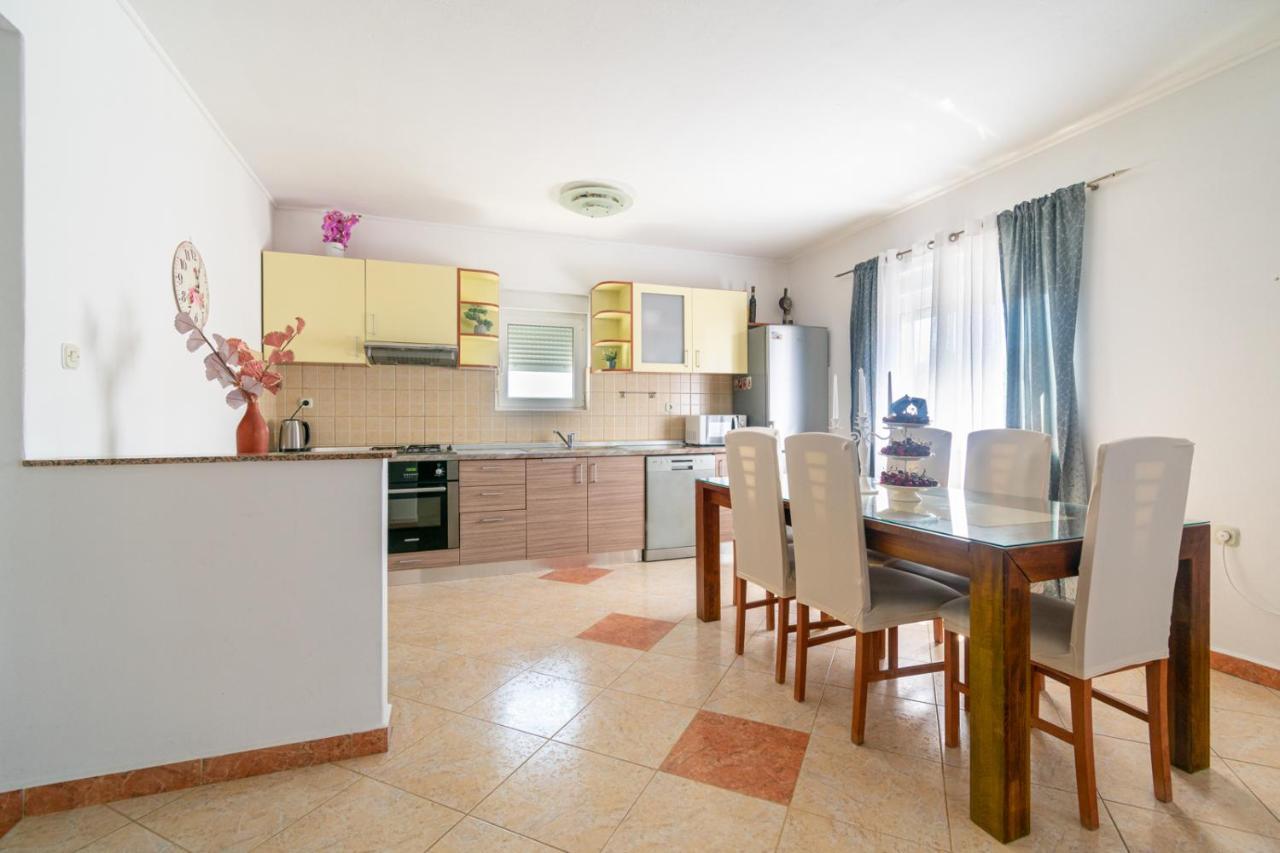Modern Apartment With Private Pool Bibinje Zewnętrze zdjęcie