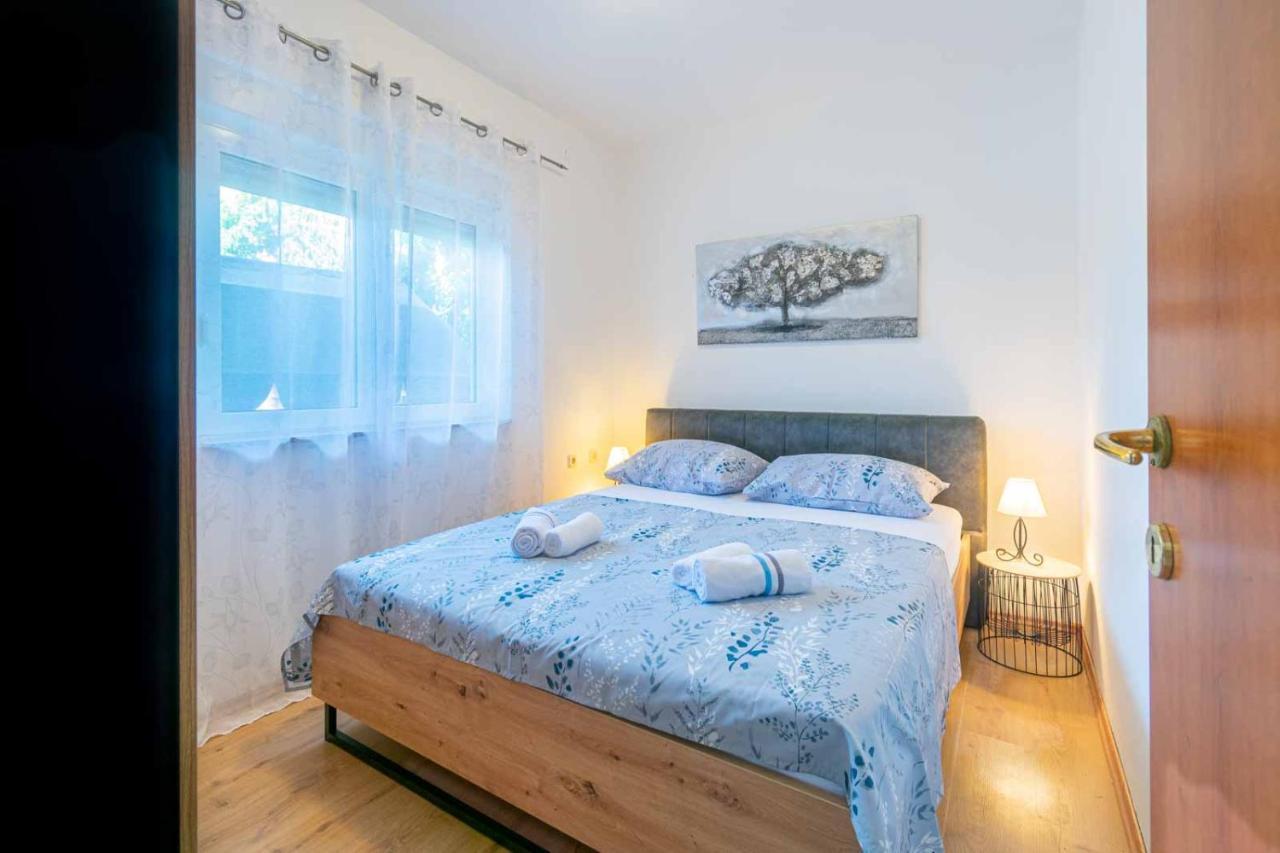 Modern Apartment With Private Pool Bibinje Zewnętrze zdjęcie