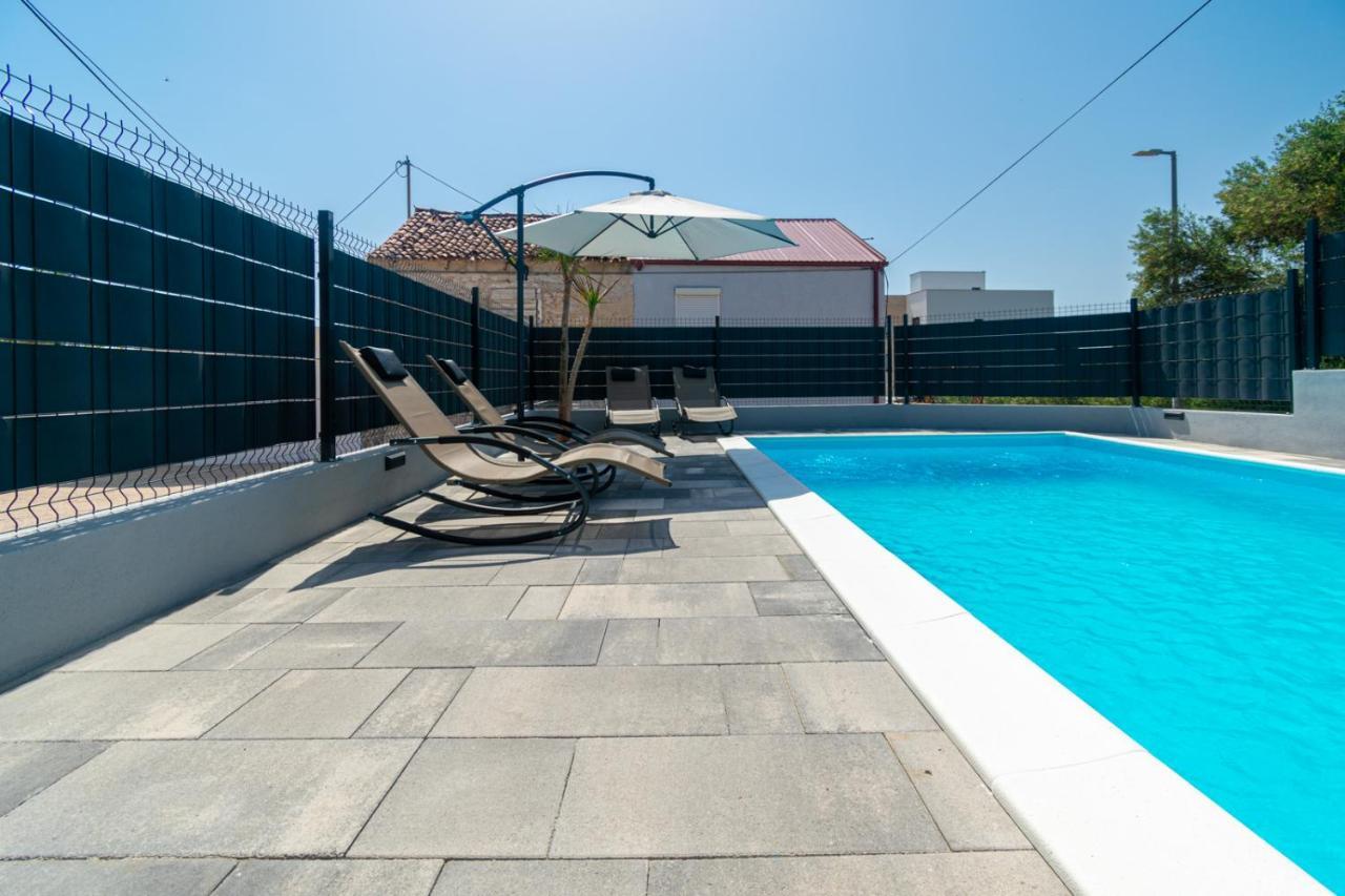 Modern Apartment With Private Pool Bibinje Zewnętrze zdjęcie