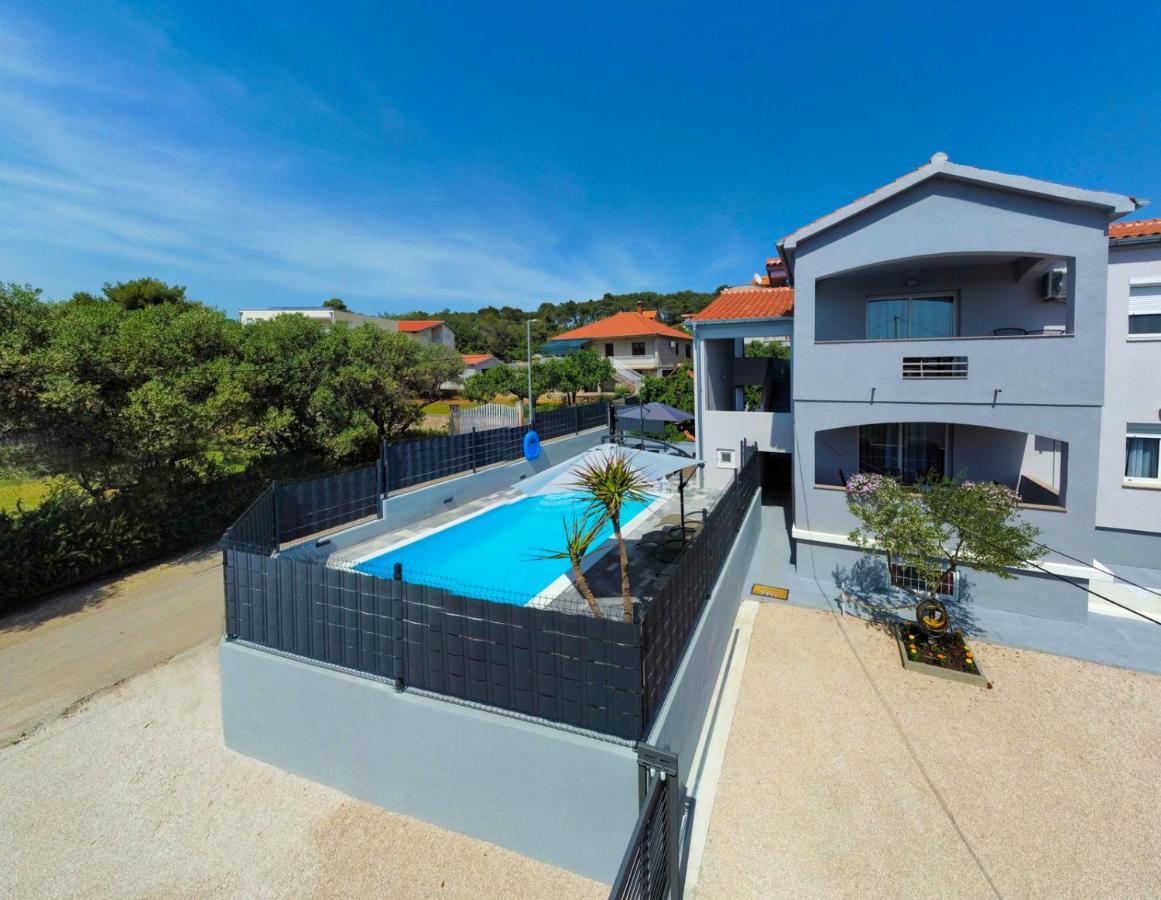 Modern Apartment With Private Pool Bibinje Zewnętrze zdjęcie